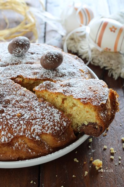 polvilhe com açúcar de confeiteiro e sirva em fatias