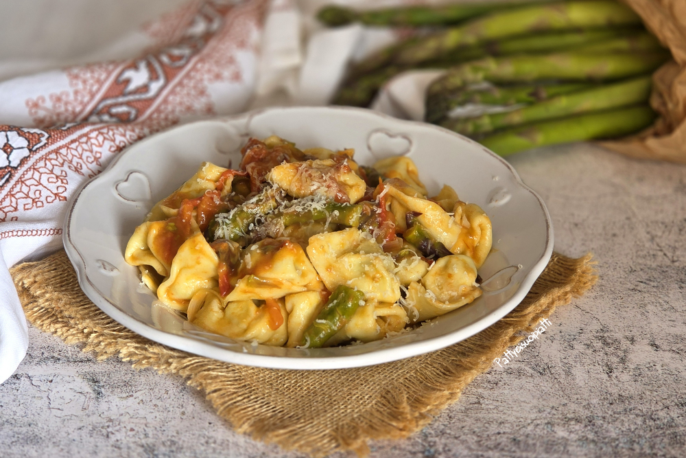 tortelloni com aspargos e ricota