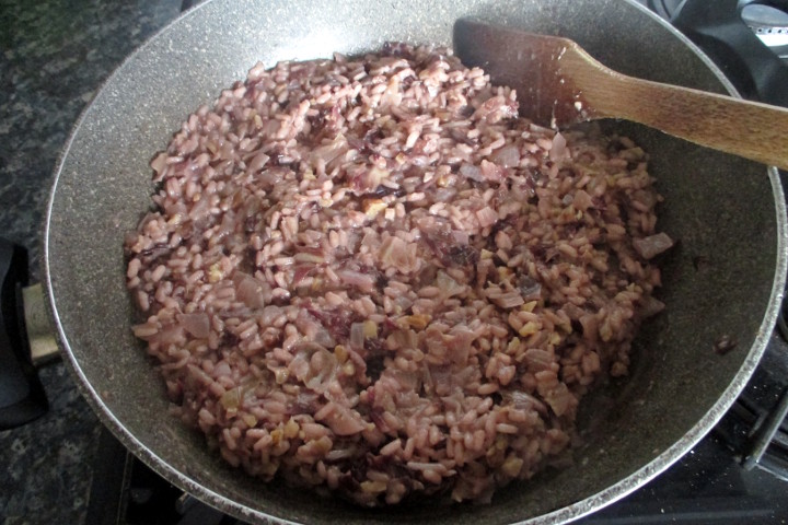 Risoto radicchio e nozes vegano preparação, Mangia senza Pancia