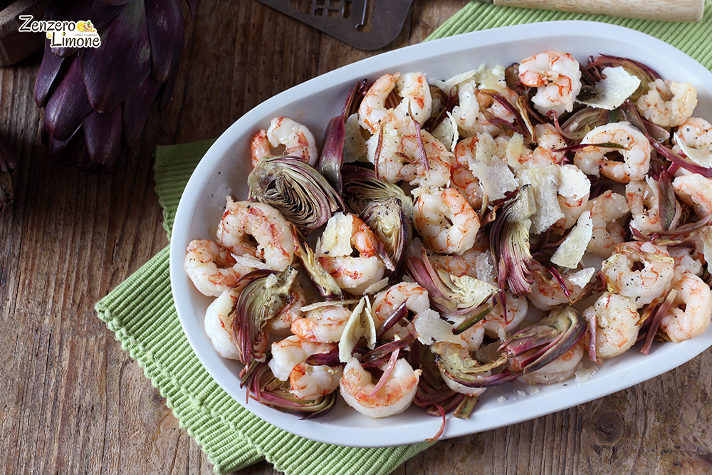 salada de camarões e alcachofras