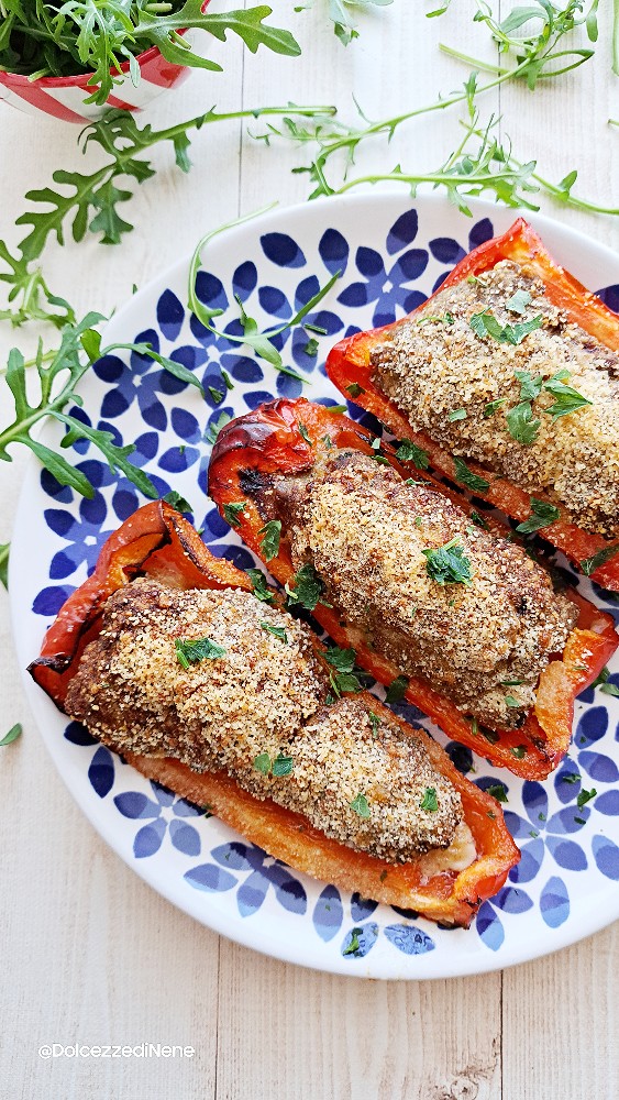 Paprika gevuld met vlees in luchtfriteuse of in oven