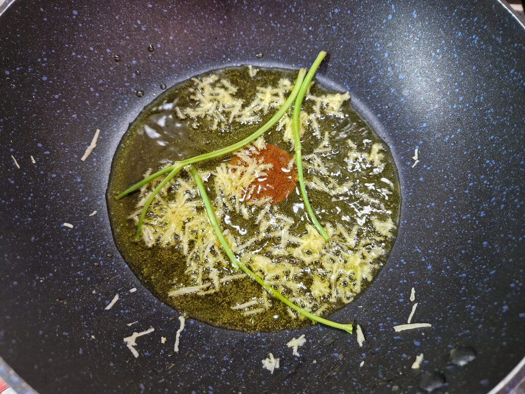 knoflook en peterseliestelen