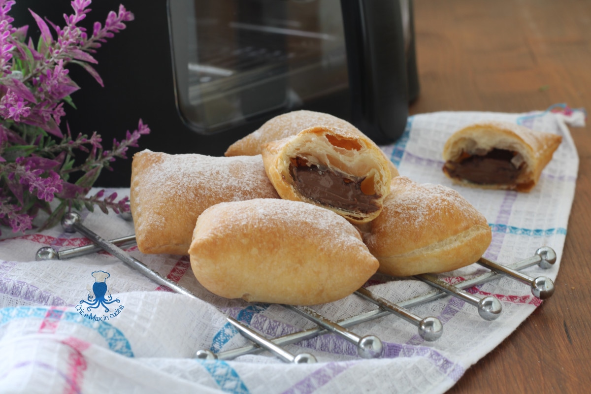 Bladerdeeghapjes met Nutella in de airfryer, klaar in 15 minuten!