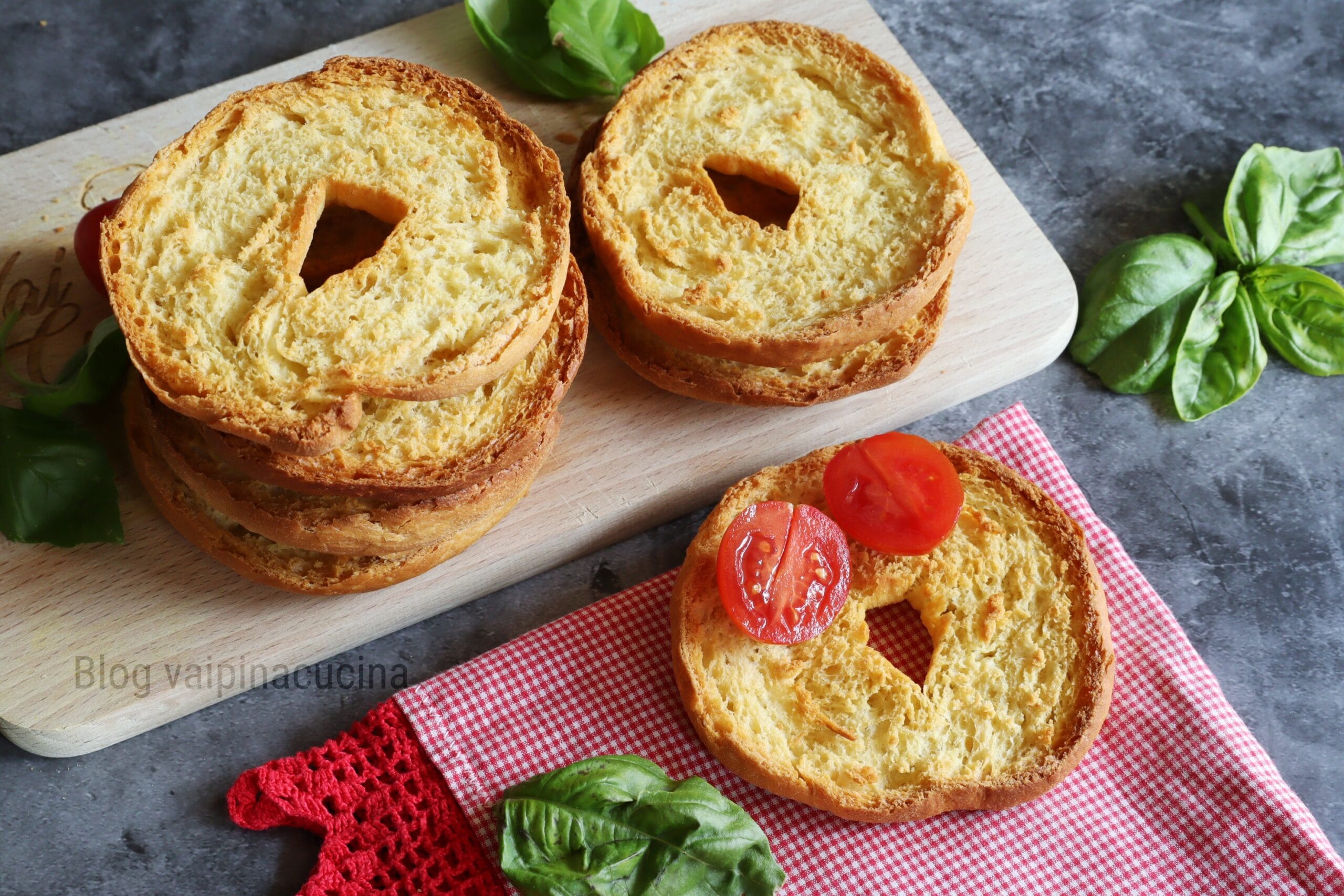 friselle met griesmeelmeel