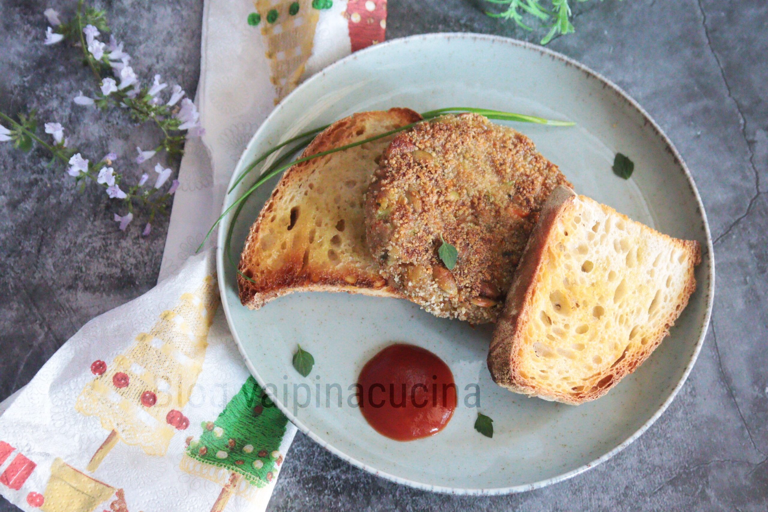 Rundvleesburger in de pan