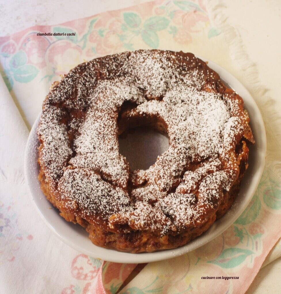 sinaasappelcake met dadels en kaki's