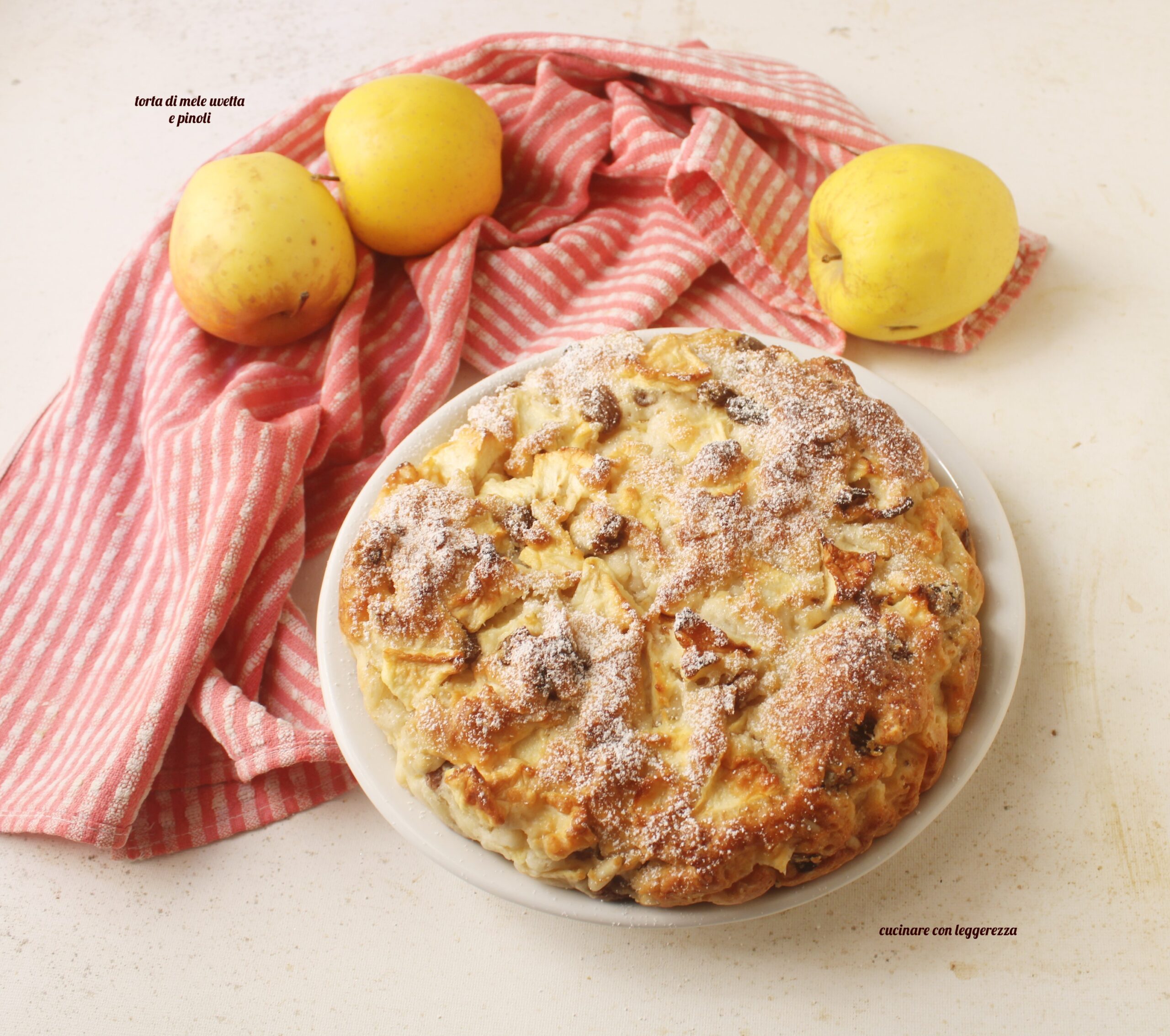 Appeltaart met rozijnen en pijnboompitten
