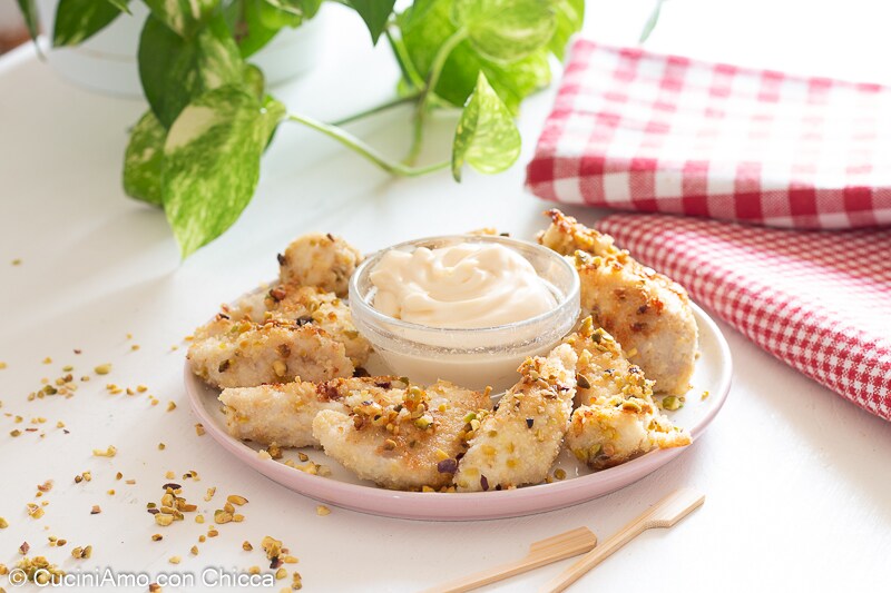 Kipstukjes met pistachenoten