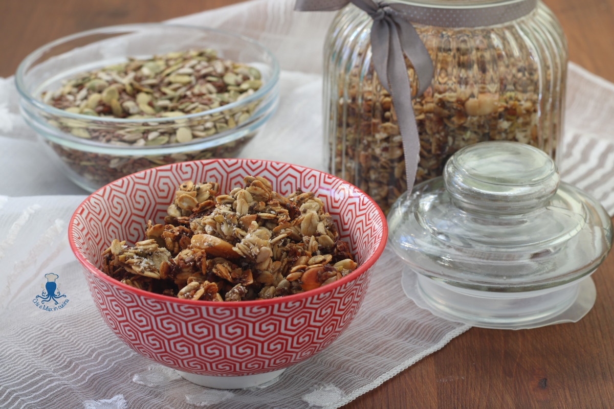 Lichte banaan granola met chia en havermout uit de airfryer