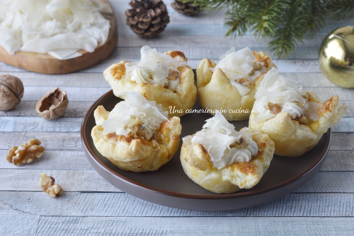 Mandjes met mascarpone gorgonzola en raspadura