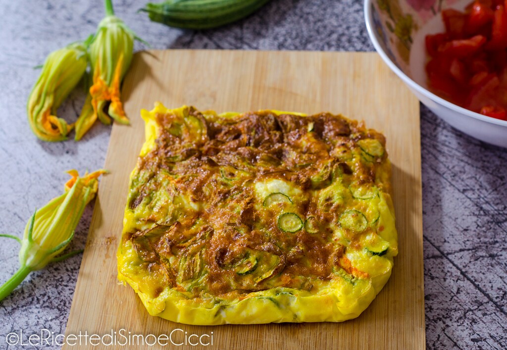 Omelet met courgettebloemen in airfryer