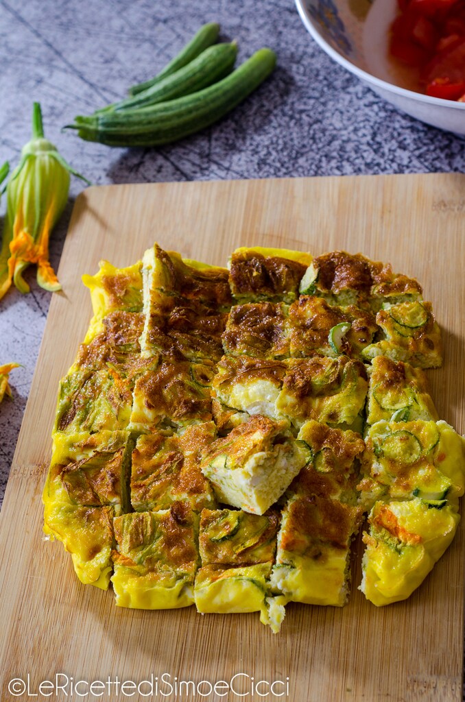 Omelet met courgettebloemen in airfryer