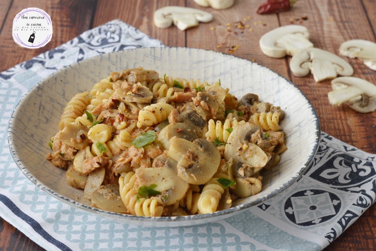 Pasta met champignons en tonijn