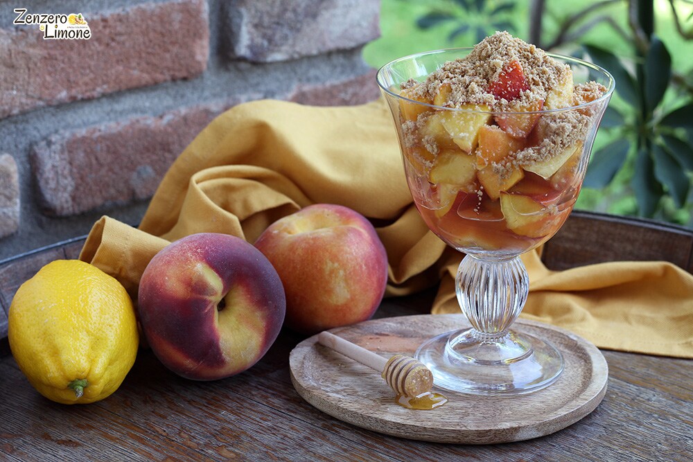 Perziken met honing en crumble