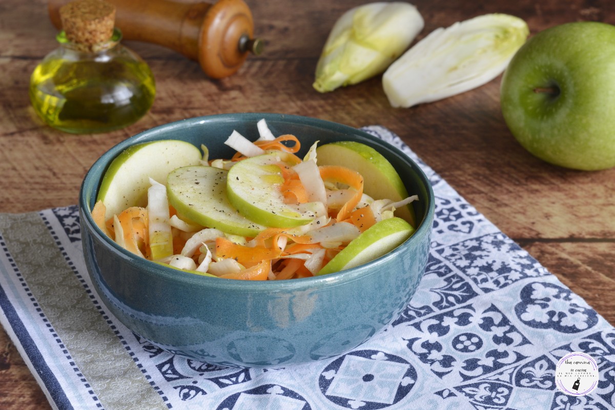 Salade van witloof, wortels en appel