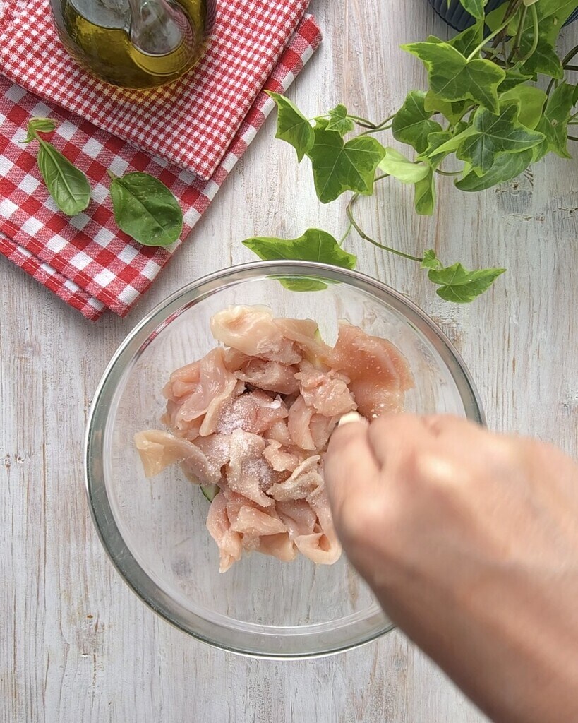 voeg de kipfilet toe