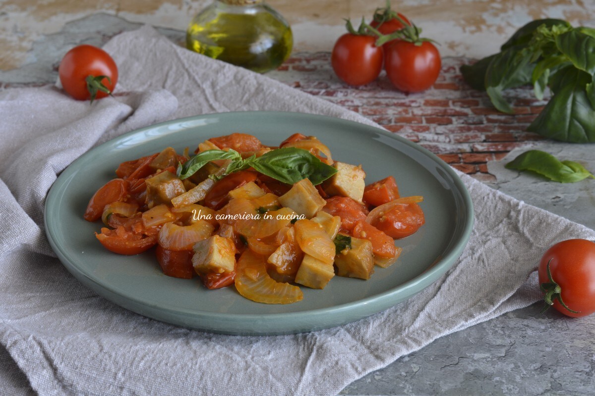 Seitan met cherrytomaten en basilicum