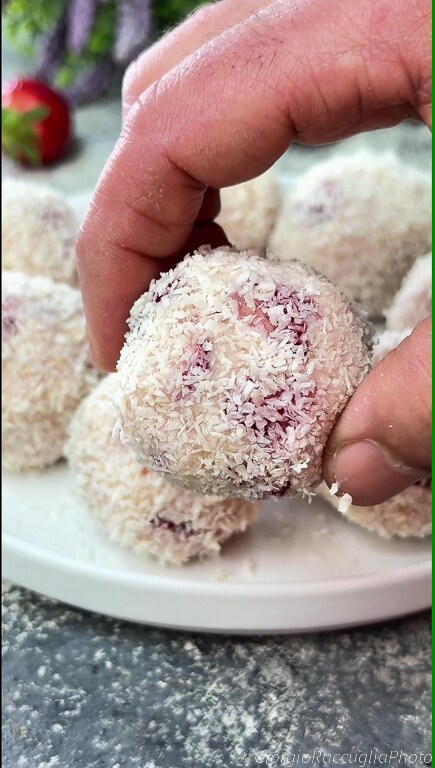 aardbeien en kokos truffels