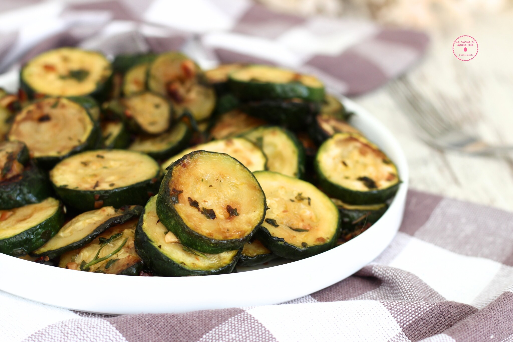 Gesmoorde courgettes in de pan