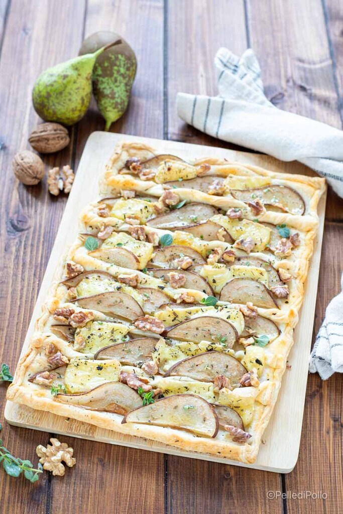 hartige taart met peren, brie en walnoten