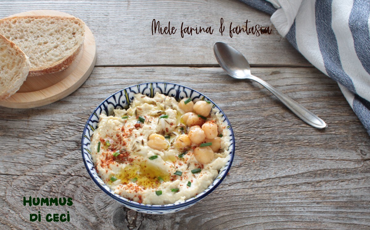 Zelfgemaakte kikkererwten hummus