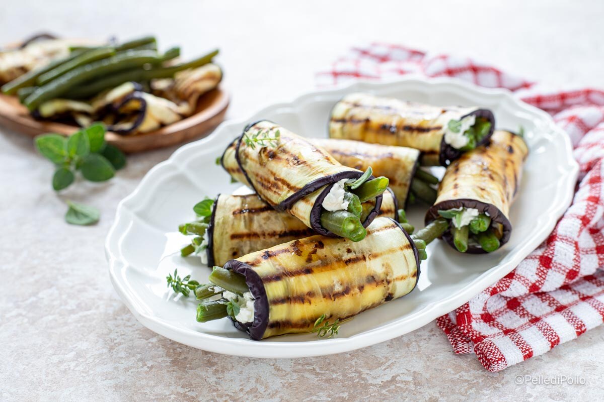 Aubergine- en sperziebonenrolletjes