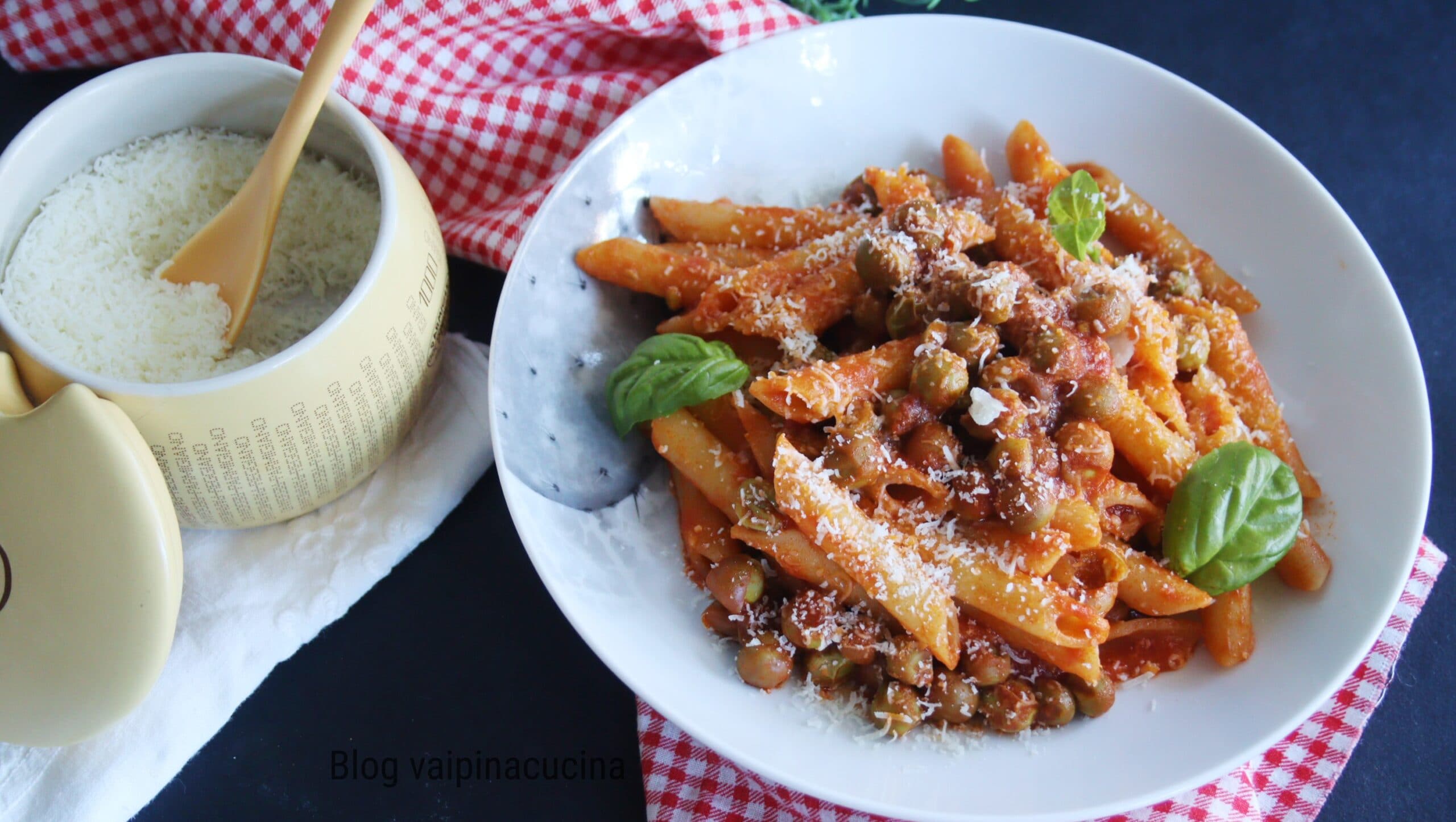 Pasta en erwten met tomaat