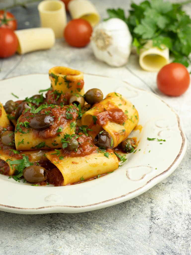 pasta alla puttanesca