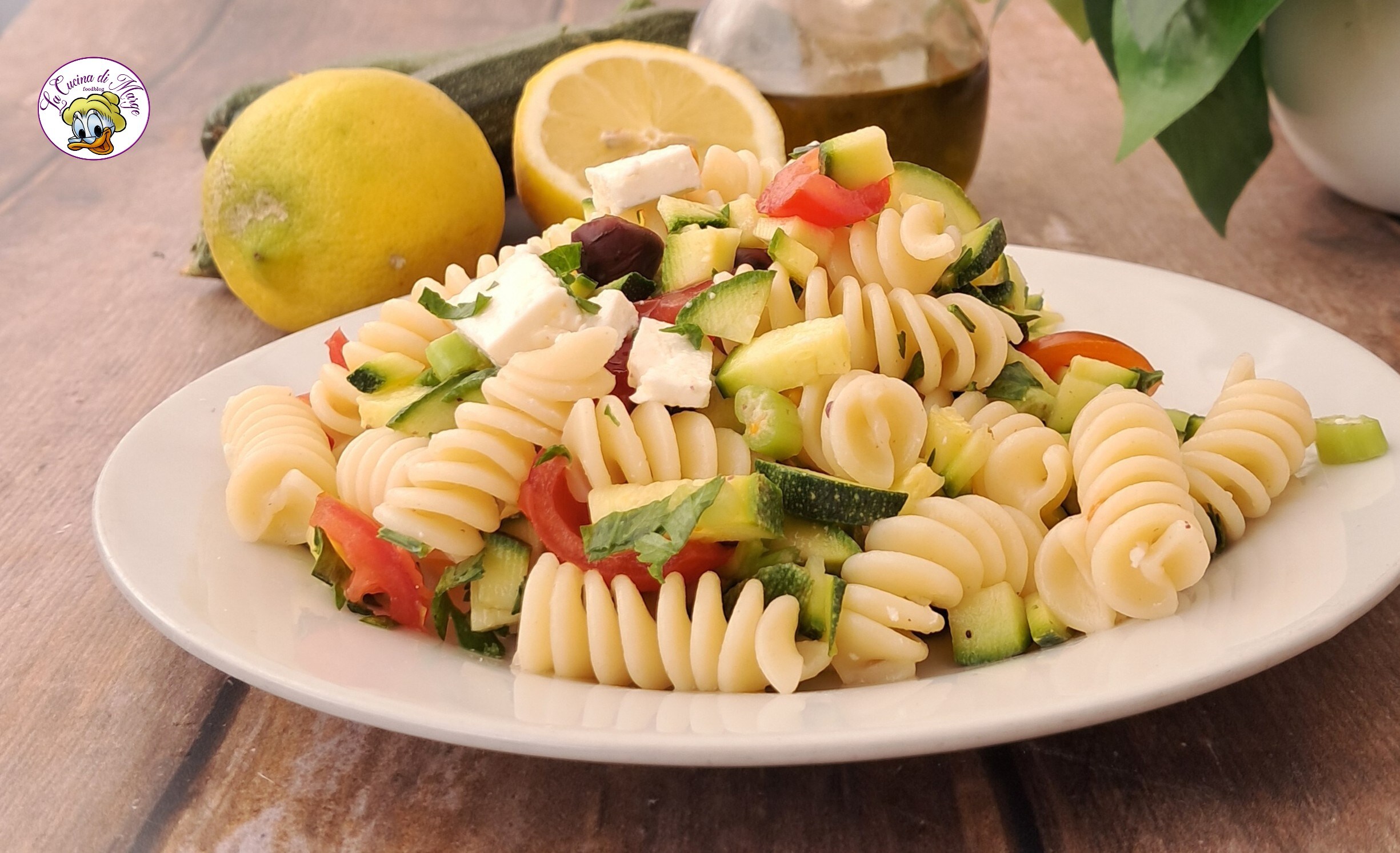 Koude pasta met courgettes en feta