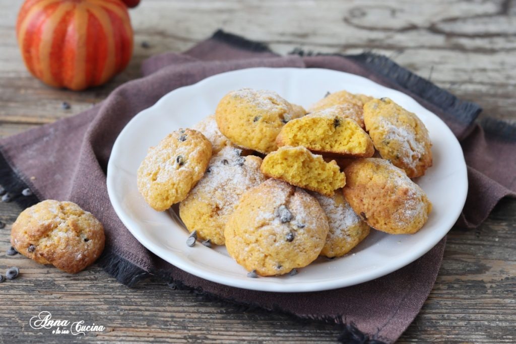 Zachte pompoenkoekjes met pure chocolade