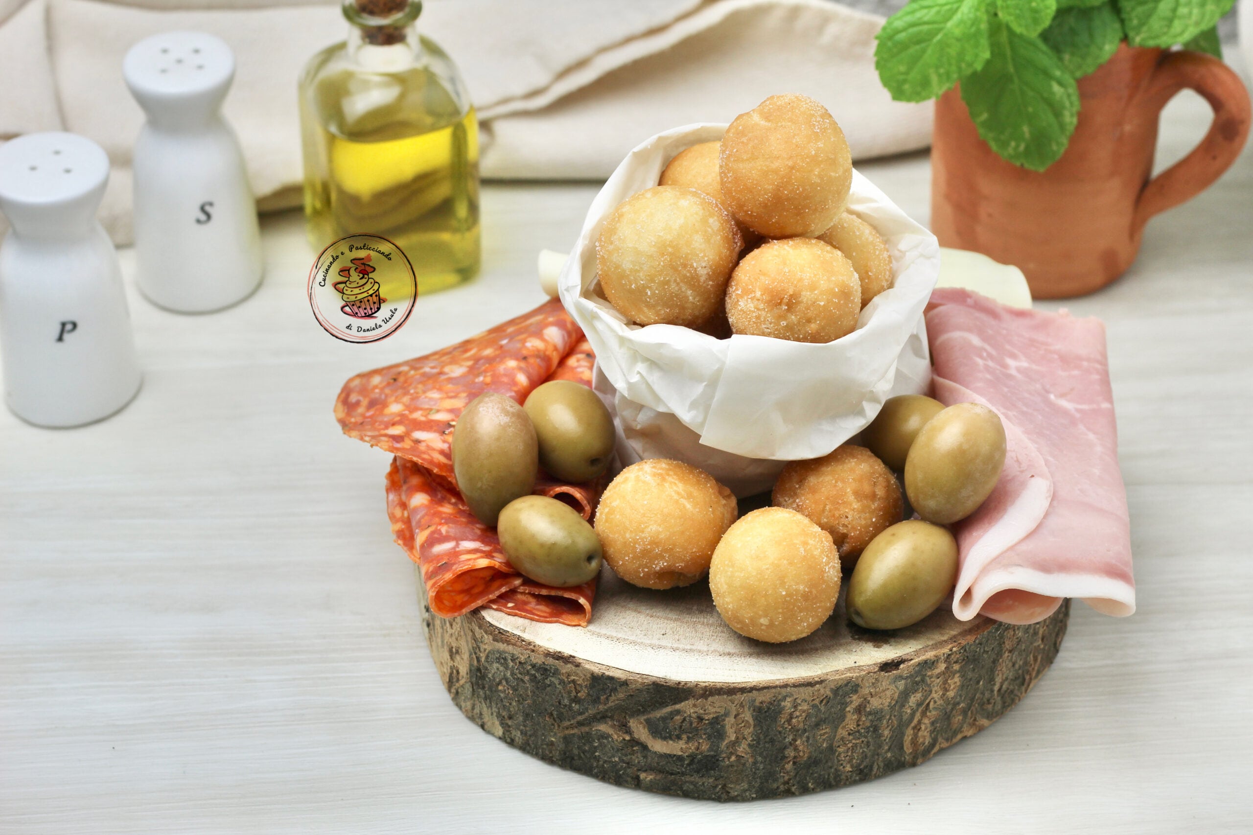 Gefrituurde pizzaballetjes