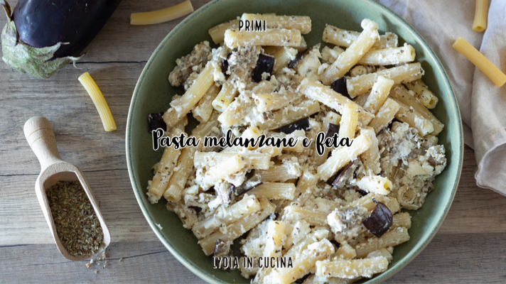 Makkaroni met aubergine en feta makkelijk en heerlijk