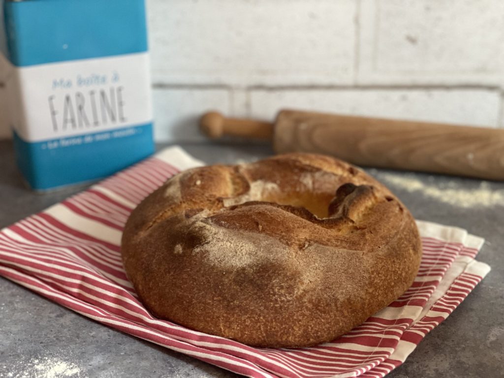 krans van brood met zuurdesem