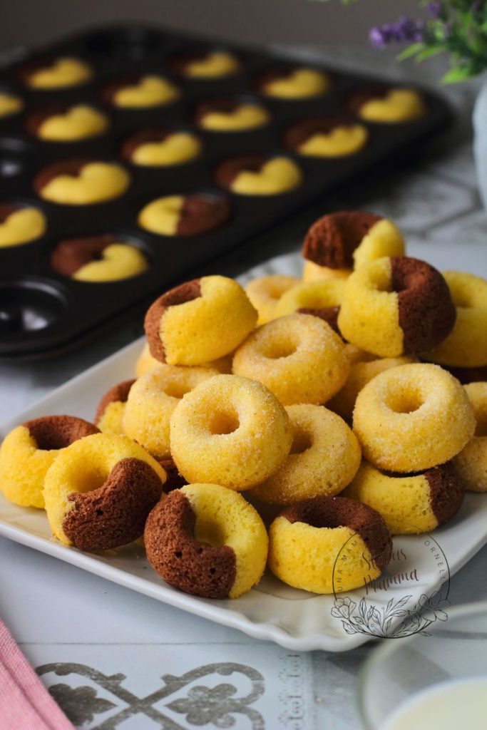 100 Donutjes met 1 Deeg: Twee Onweerstaanbare Versies