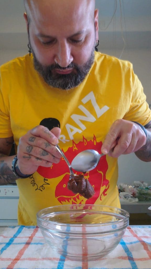 Meer dan Alleen Een Saus: Ontdek de Yoghurt, Miso en Tahina Dressing die de Fijnproevers Verleidt