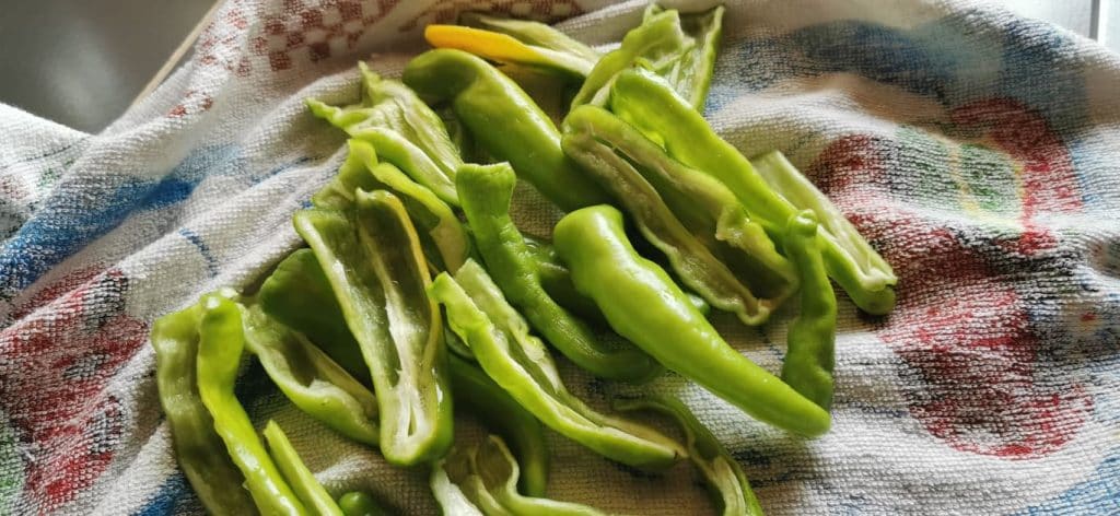 Pasta met friggitelli en worst