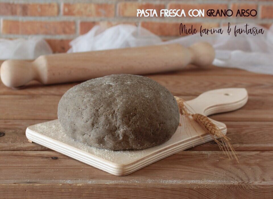 Zelfgemaakte pasta van verbrande tarwe
