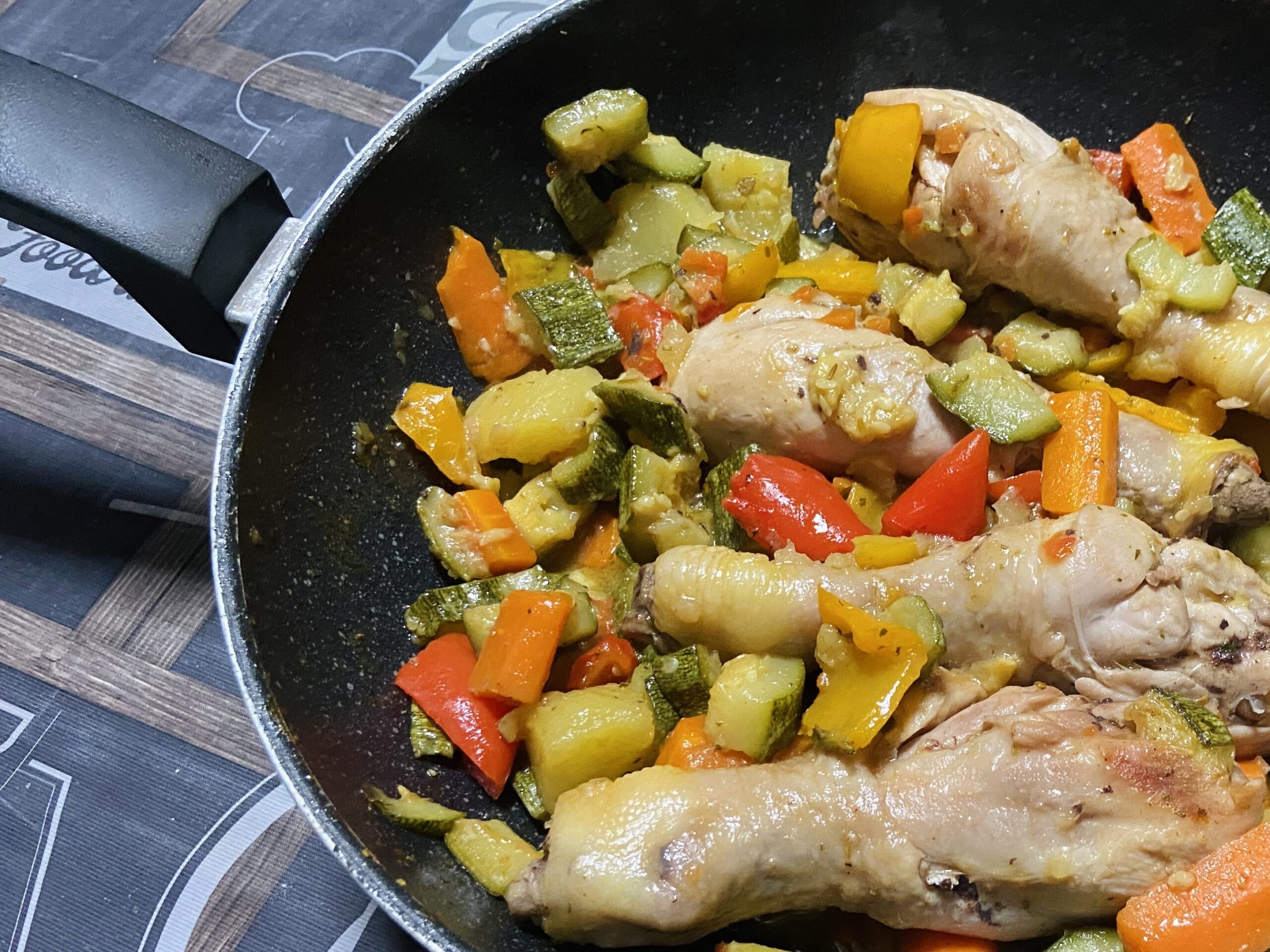 Kippenbouten met groenten