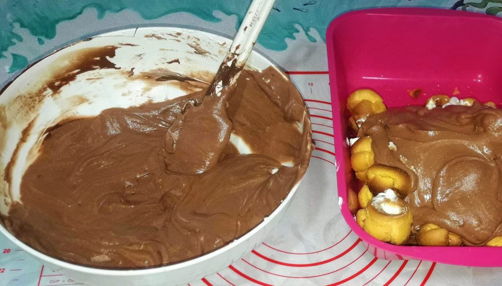 Profiterole wit en zwart met nougatine