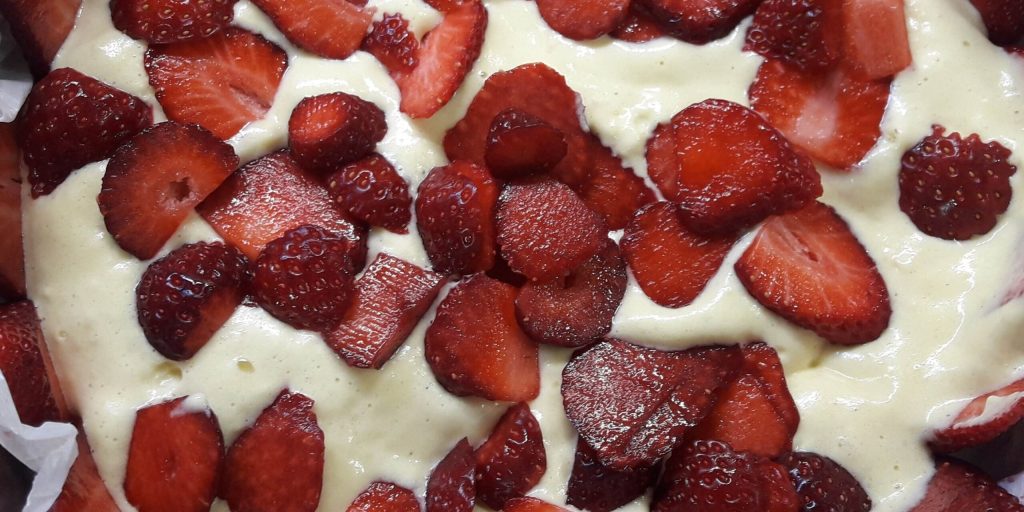 Dieet-aardbeien en yoghurtcake