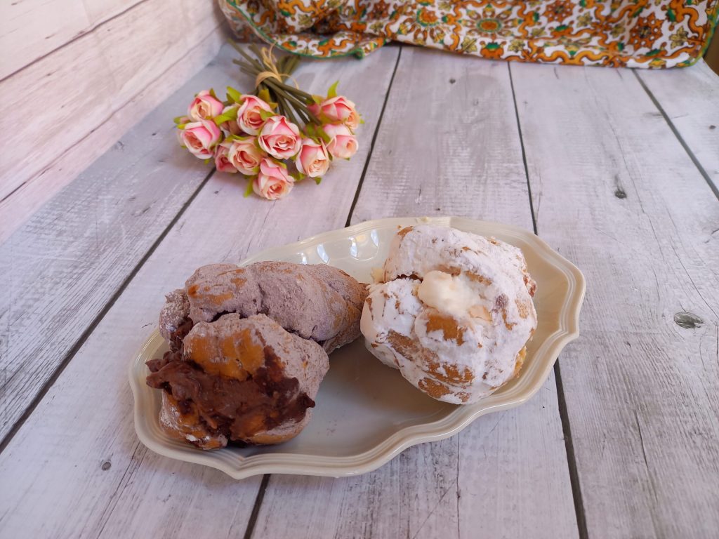 De Messinese Lulù met slagroom en chocolade