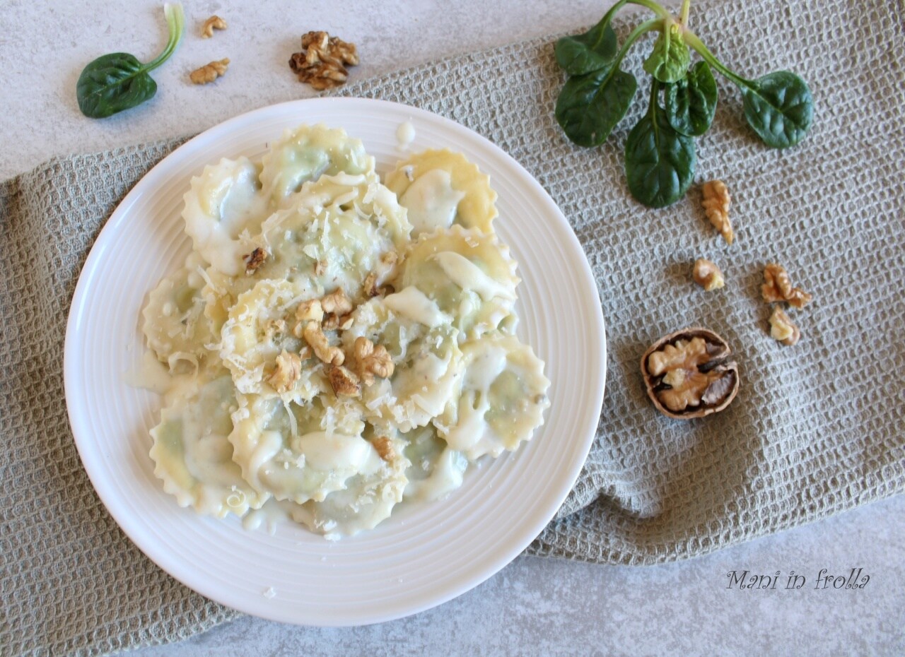 Ravioli met Spinazie in Gorgonzola Notensaus