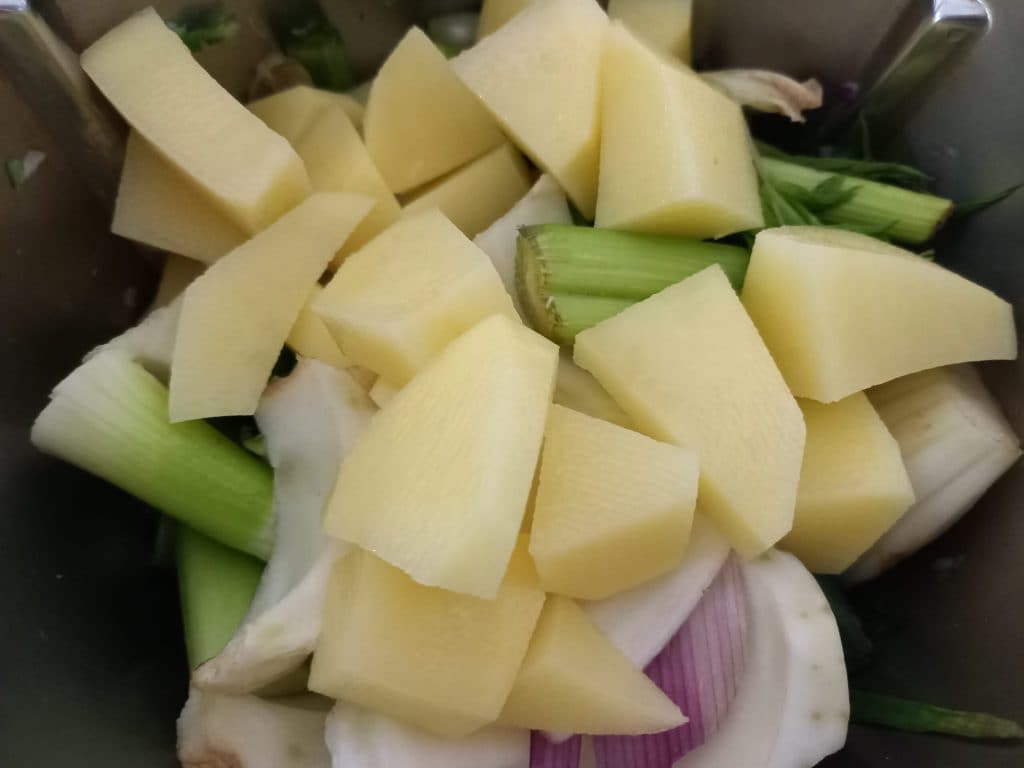 Fluweelzachte currysoep met venkelresten