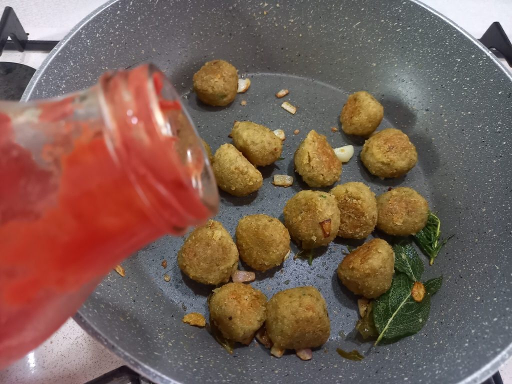 Linzenballetjes in Siciliaanse saus