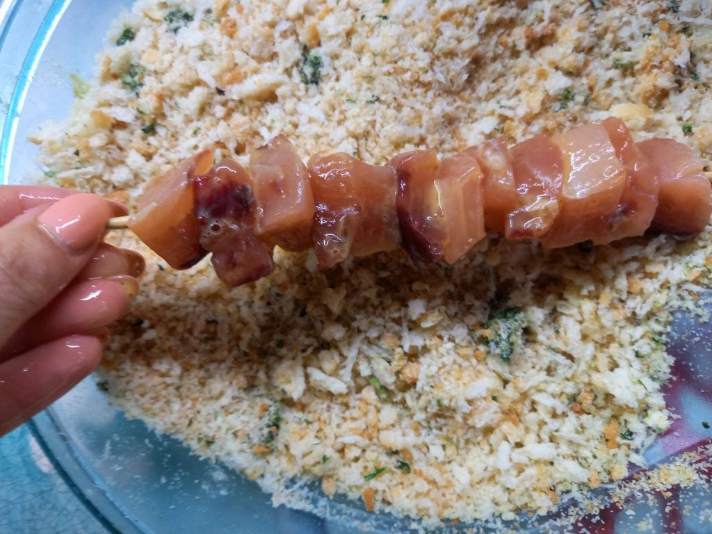 Zalmsatés met een krokant jasje