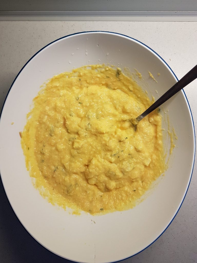 Hartige taart met pompoen en scamorza