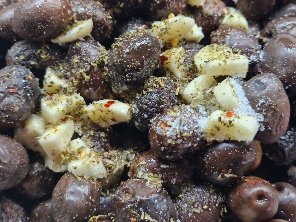 De gedroogde zwarte olijven van Messina