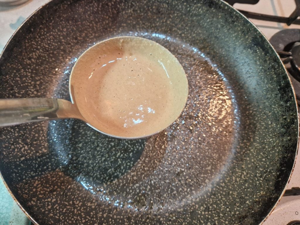 De cappuccino pannenkoeken met dieetmousse