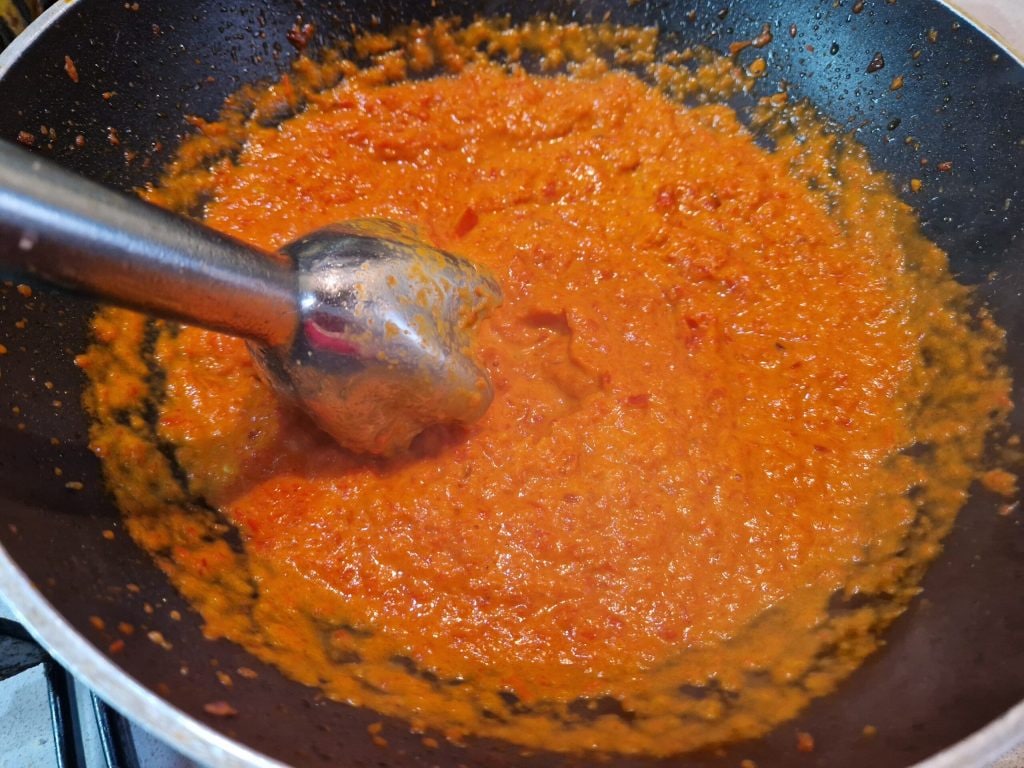 De pasta met de lichte paprikaroom