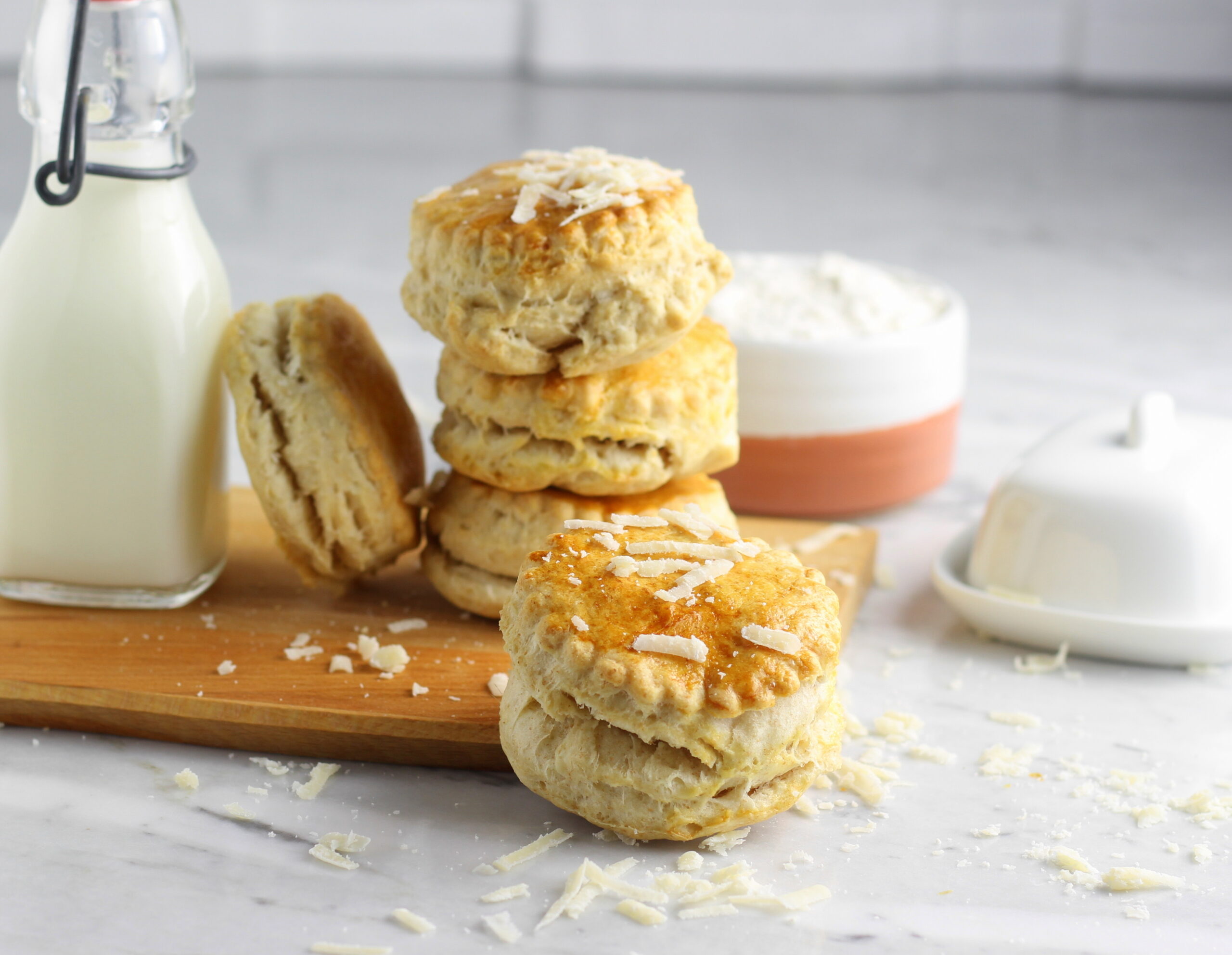 Kaasachtige koekjesbroodjes